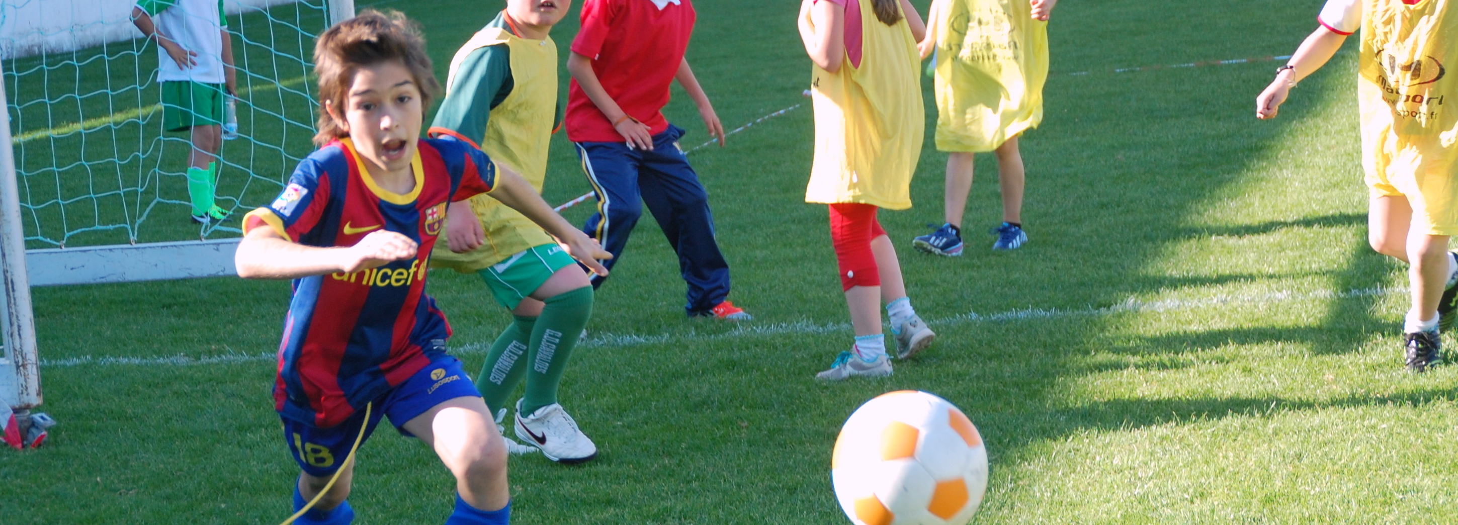 Torneio inter-escolas de futebol de 5 apurou dez equipas para a final