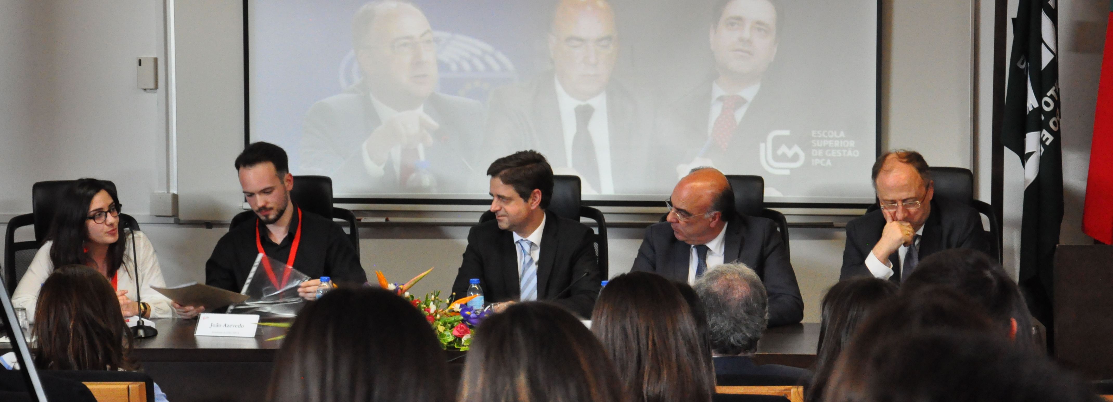 Mesa redonda debateu “Financiamento e gestão da causa pública”