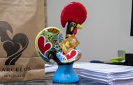 câmara oferece galos de barcelos para apelar à ...