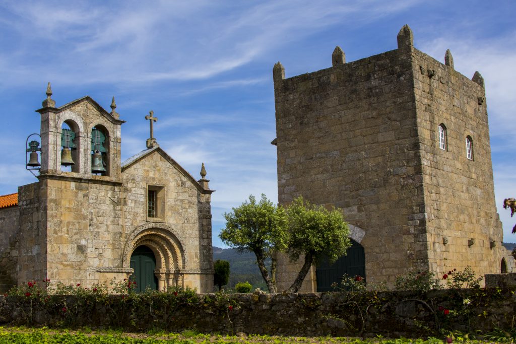 Igreja Velha de Manhente