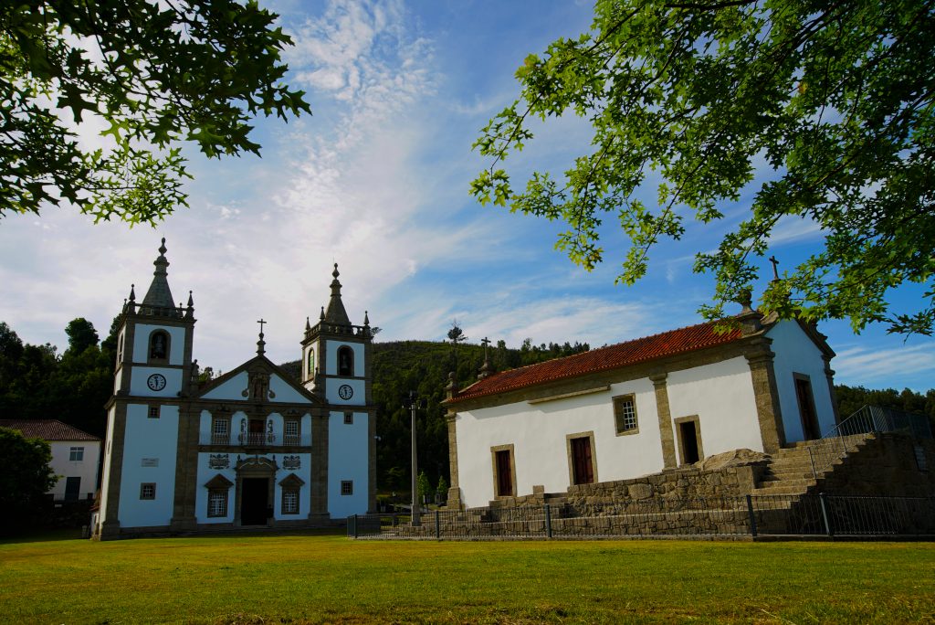 Santuário de Nossa Senhora Aparecida (Balugães)