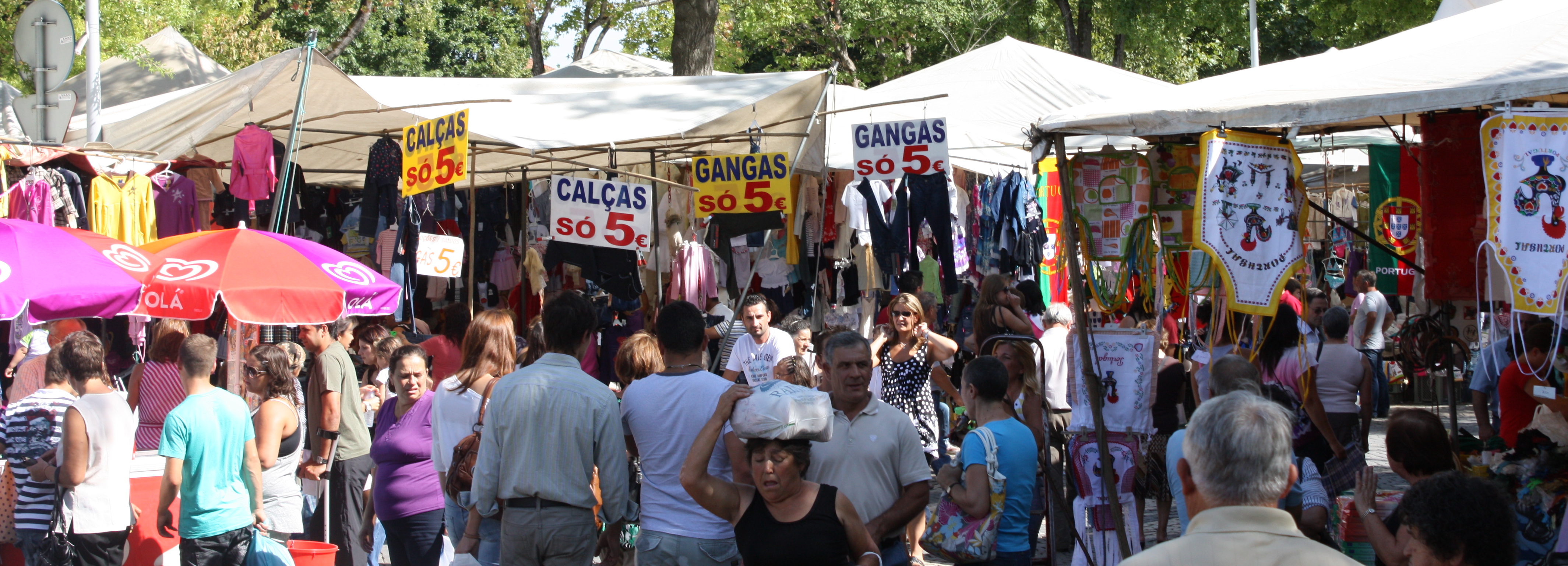 Feira semanal realiza-se nos feriados de 1 e 8 de dezembro