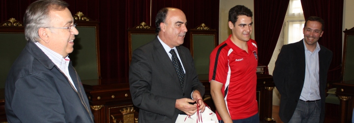 Miguel Costa Gomes recebeu juniores do Gil Vicente nos Paços do Concelho