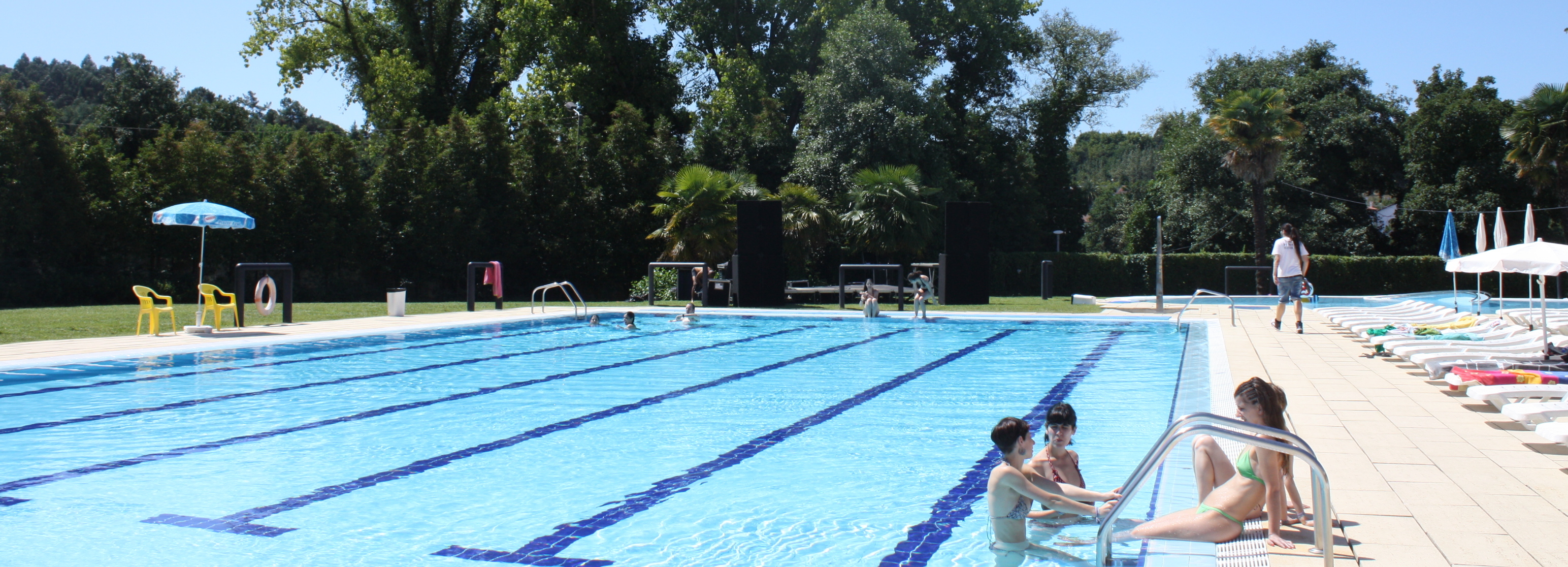 Piscinas exteriores já abriram