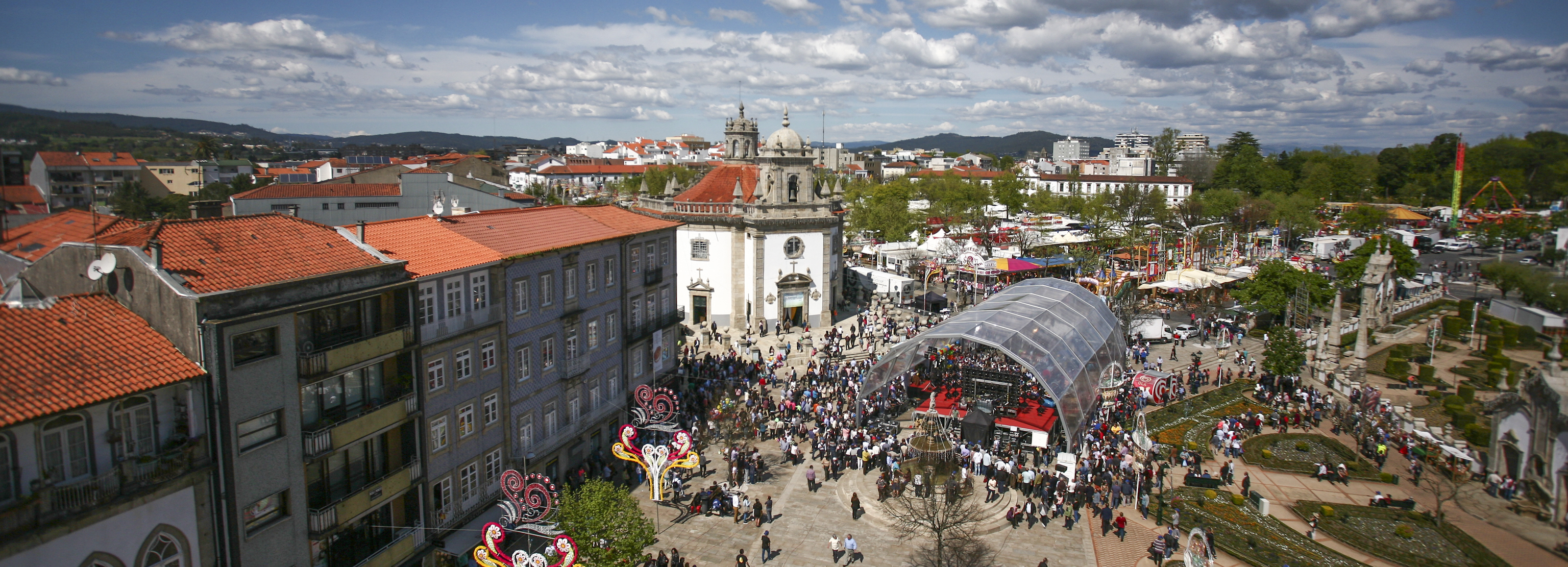 Primeiro fim de semana da Festa das Cruzes trouxe milhares de pessoas a Barcelos