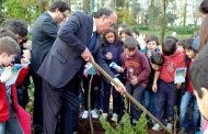 presidente da câmara e alunos de escolas do con...