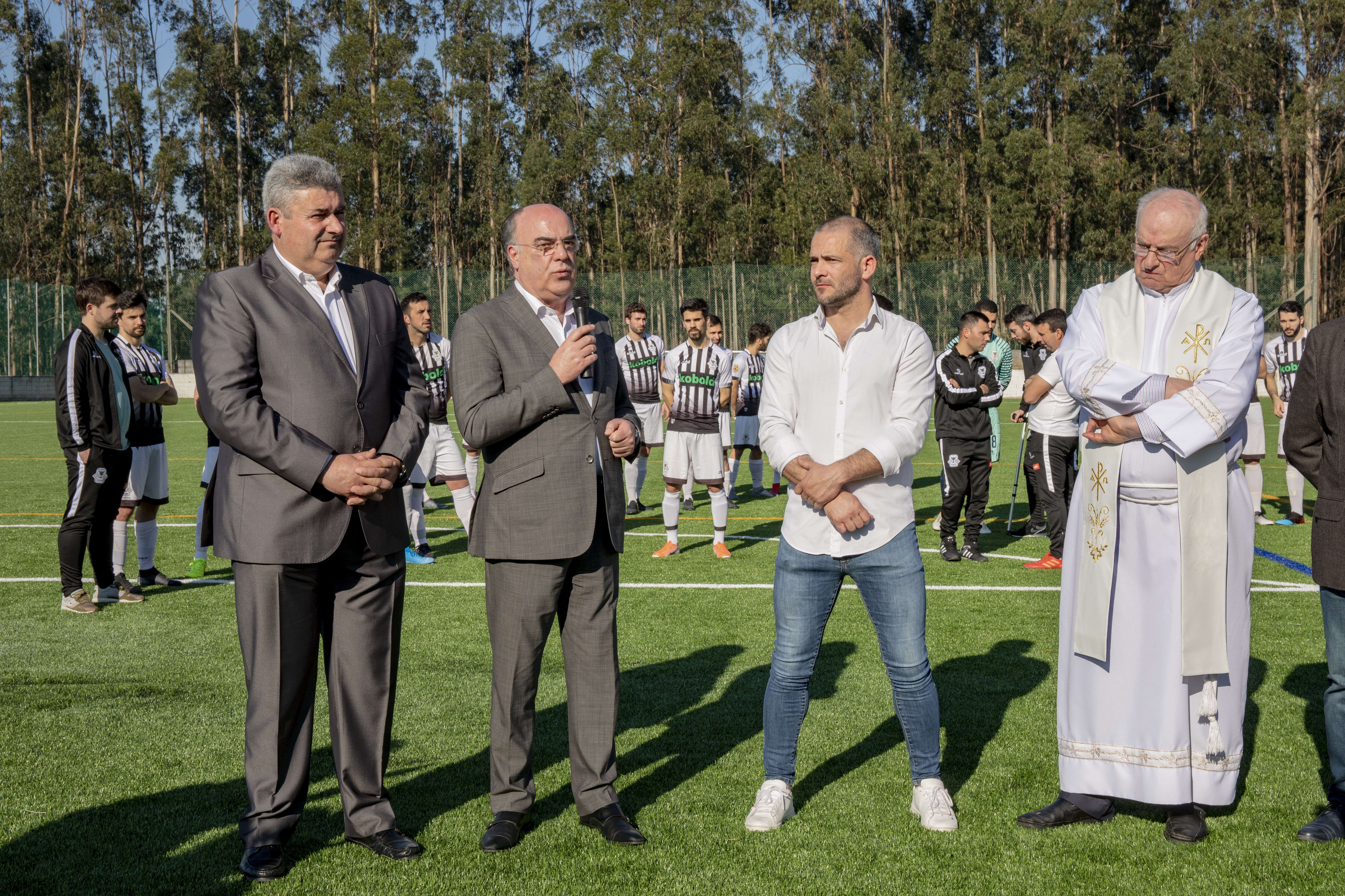 Campo de Jogos de Pereira já tem relvado sintético