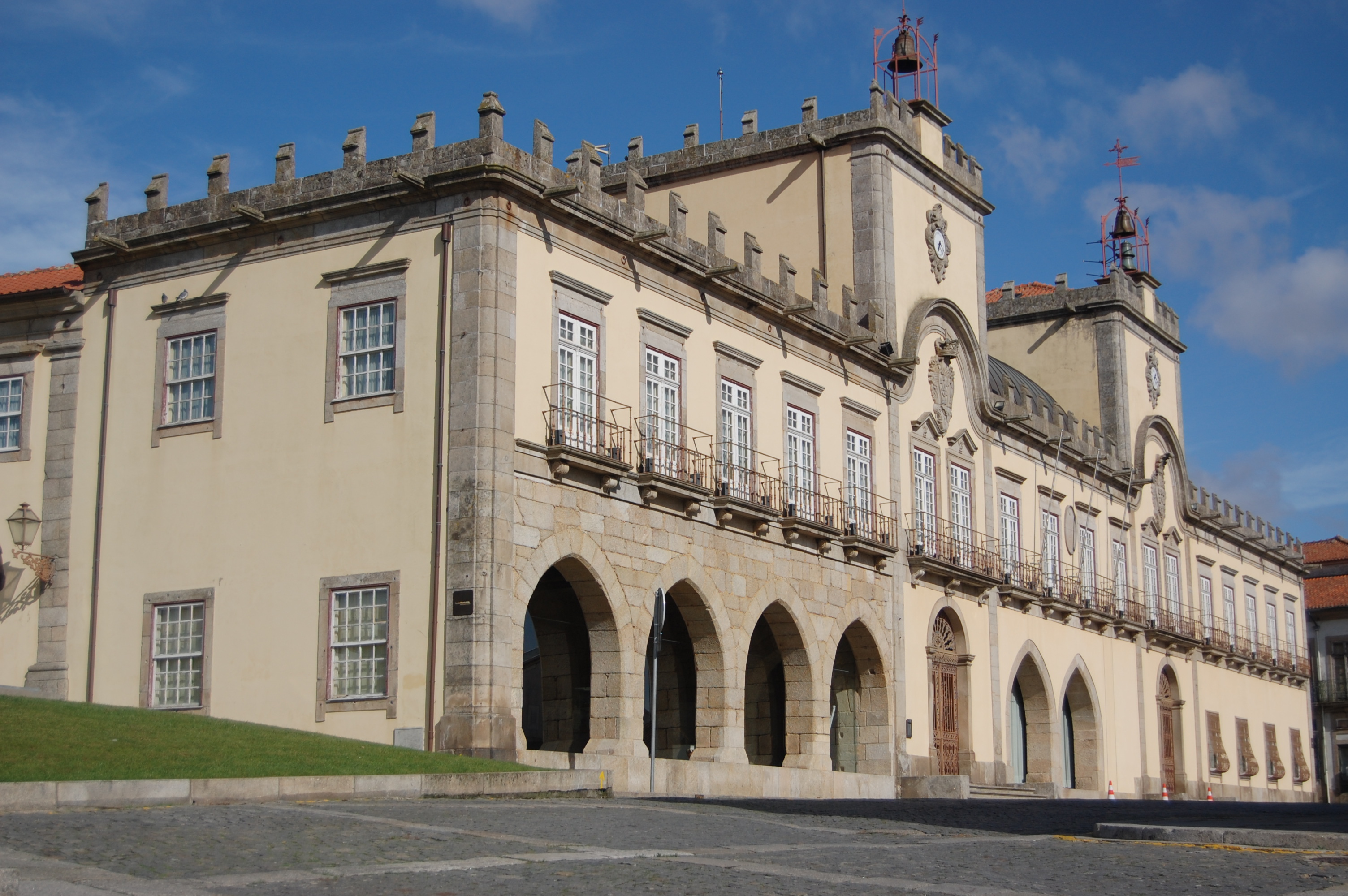 Câmara Municipal encerra ao público equipamentos e serviços a partir de 15 de janeiro