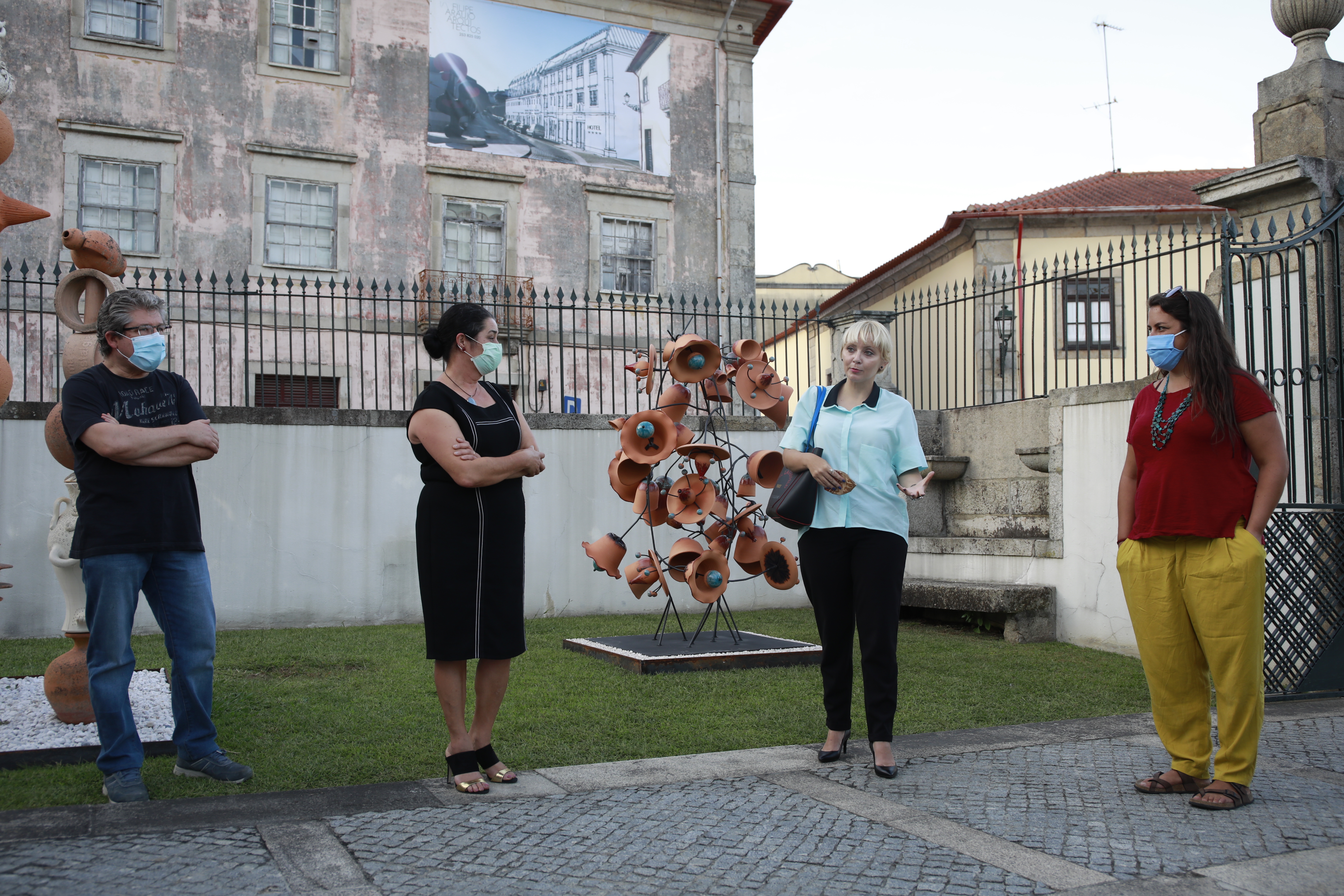 Obra inspirada na “Batalha das Flores” homenageia a cerâmica e a olaria barcelenses