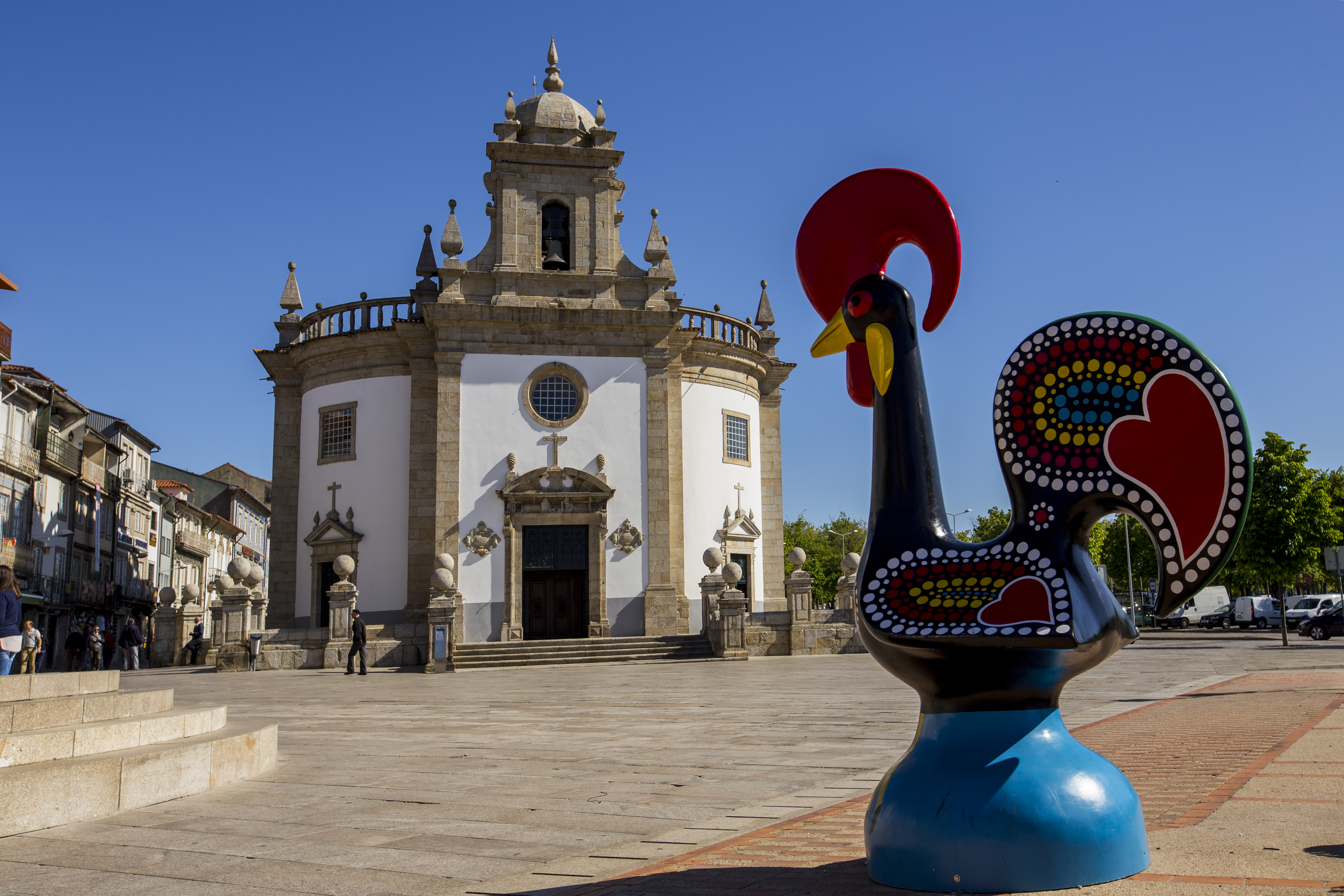 Galo de Barcelos gigante apadrinha presidência portuguesa do Conselho da União Europeia