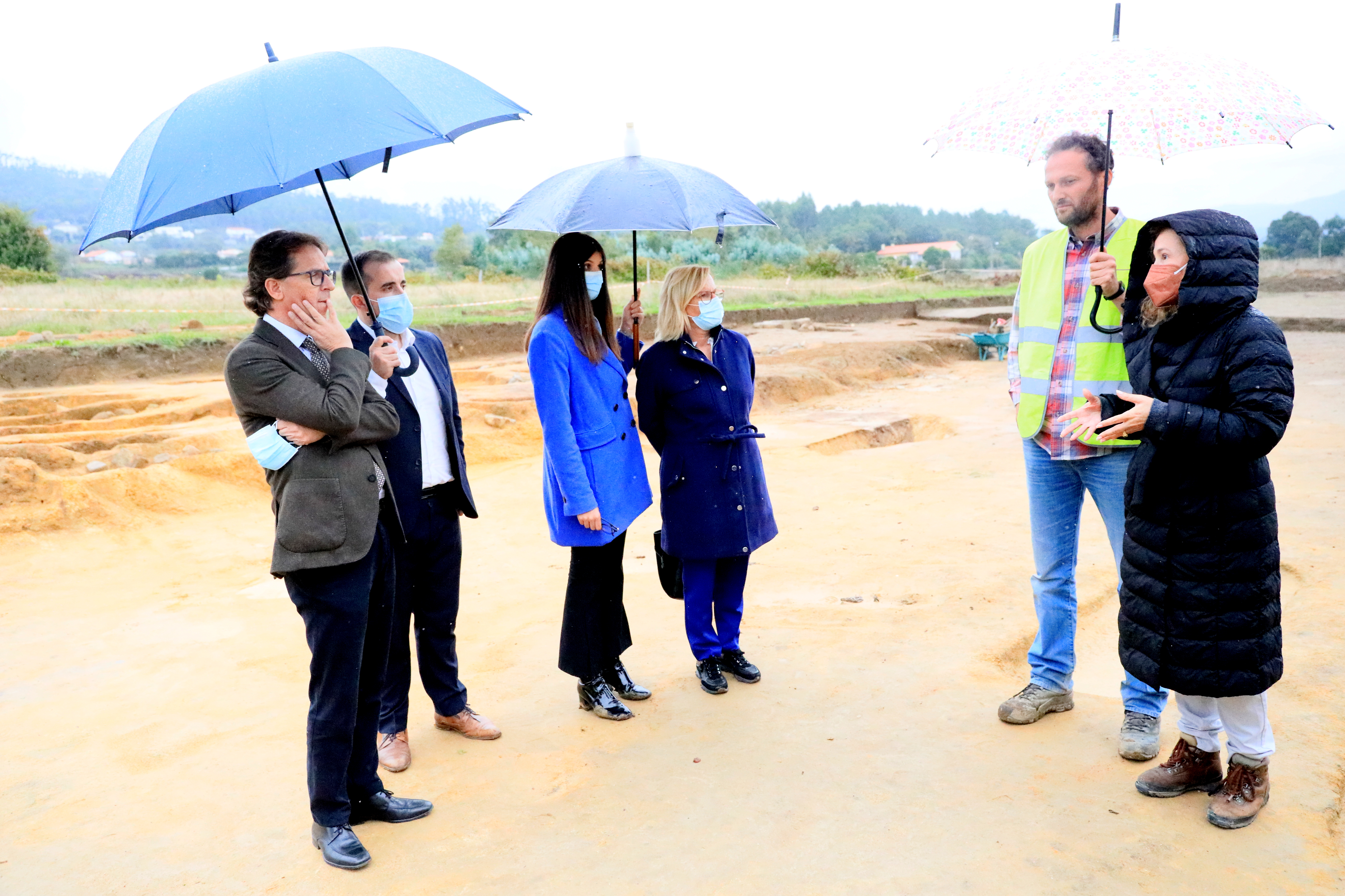 Visita de trabalho à intervenção arqueológica em Tamel São Pedro Fins