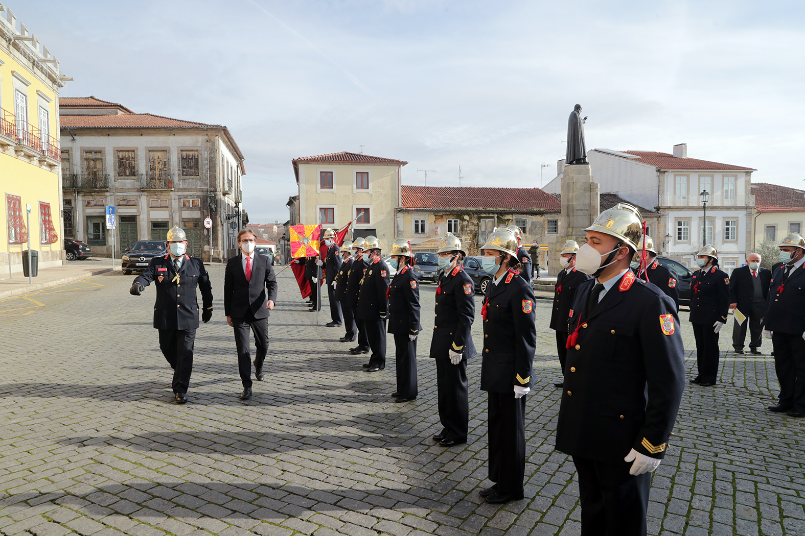 Presidente da Câmara recebe Bombeiros Voluntários de Barcelos em dia de aniversário