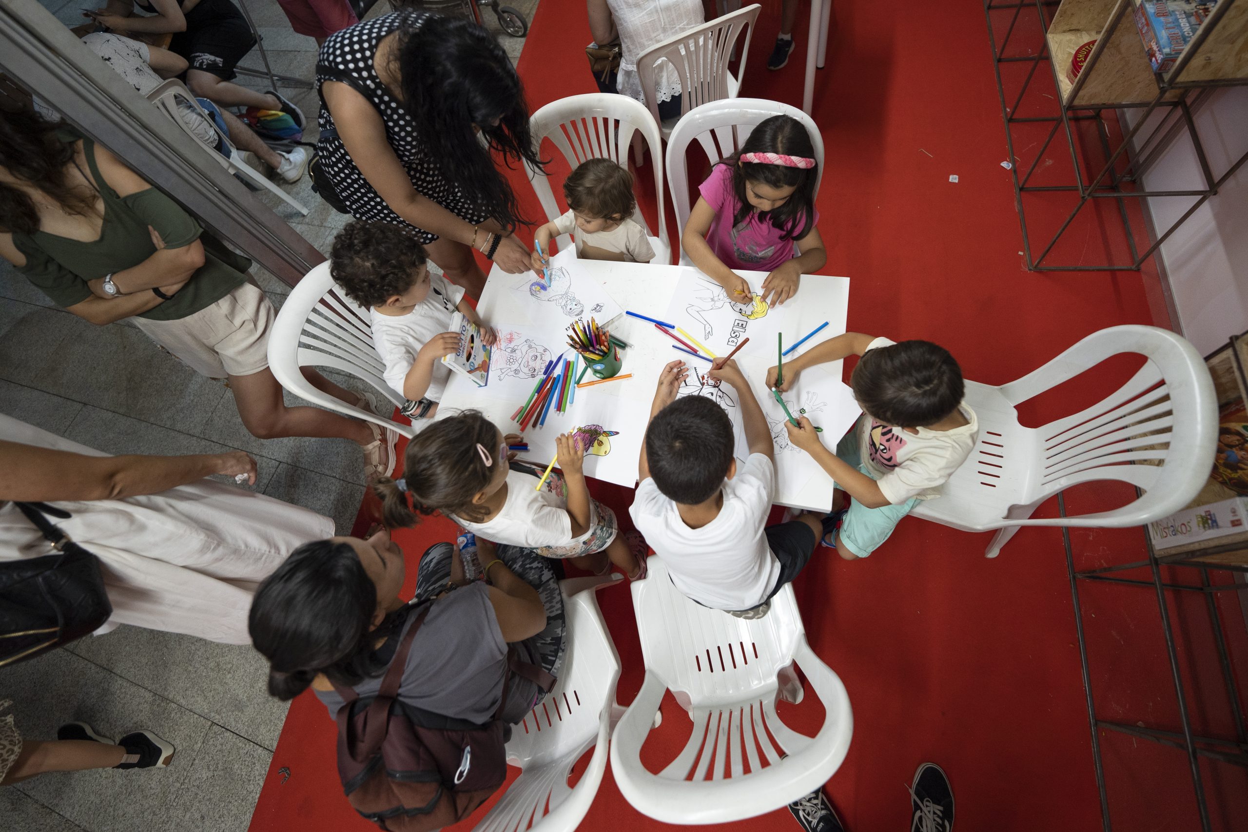 Câmara oferece livros de fichas de todas as disciplinas