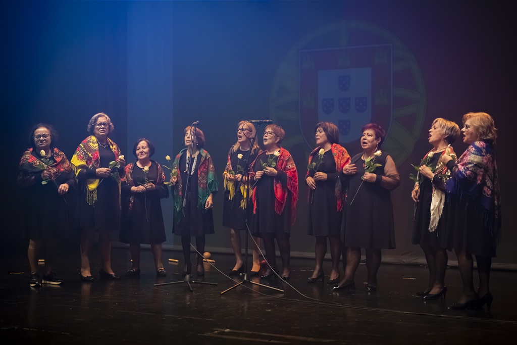 Theatro Gil Vicente lotado para ver espetáculo “Arte Não Tem Idade”