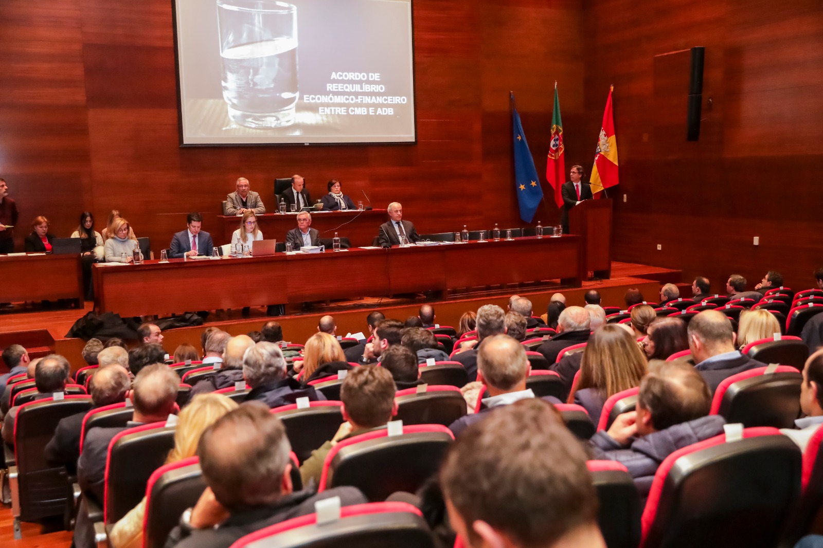 Assembleia Municipal aprova por esmagadora maioria acordo com as Águas de Barcelos