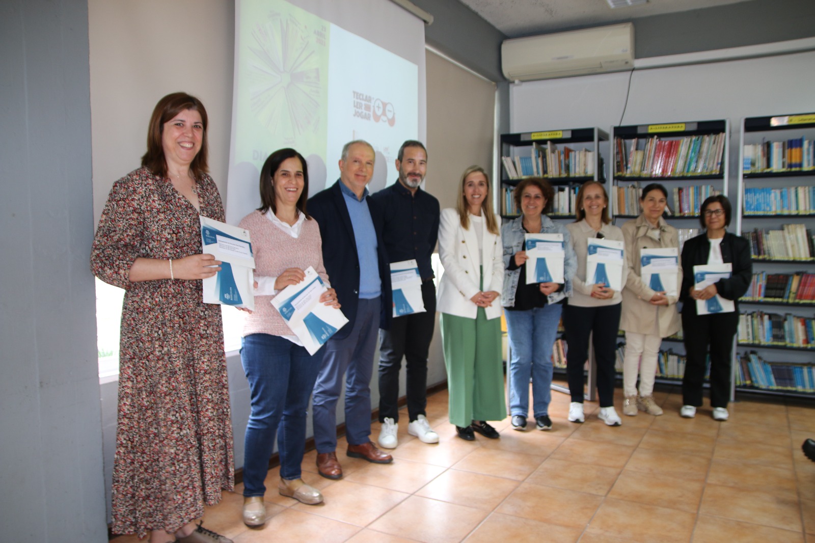 Câmara ofereceu voucher de 150 euros a cada uma das 31 bibliotecas escolares para aquisição de livros