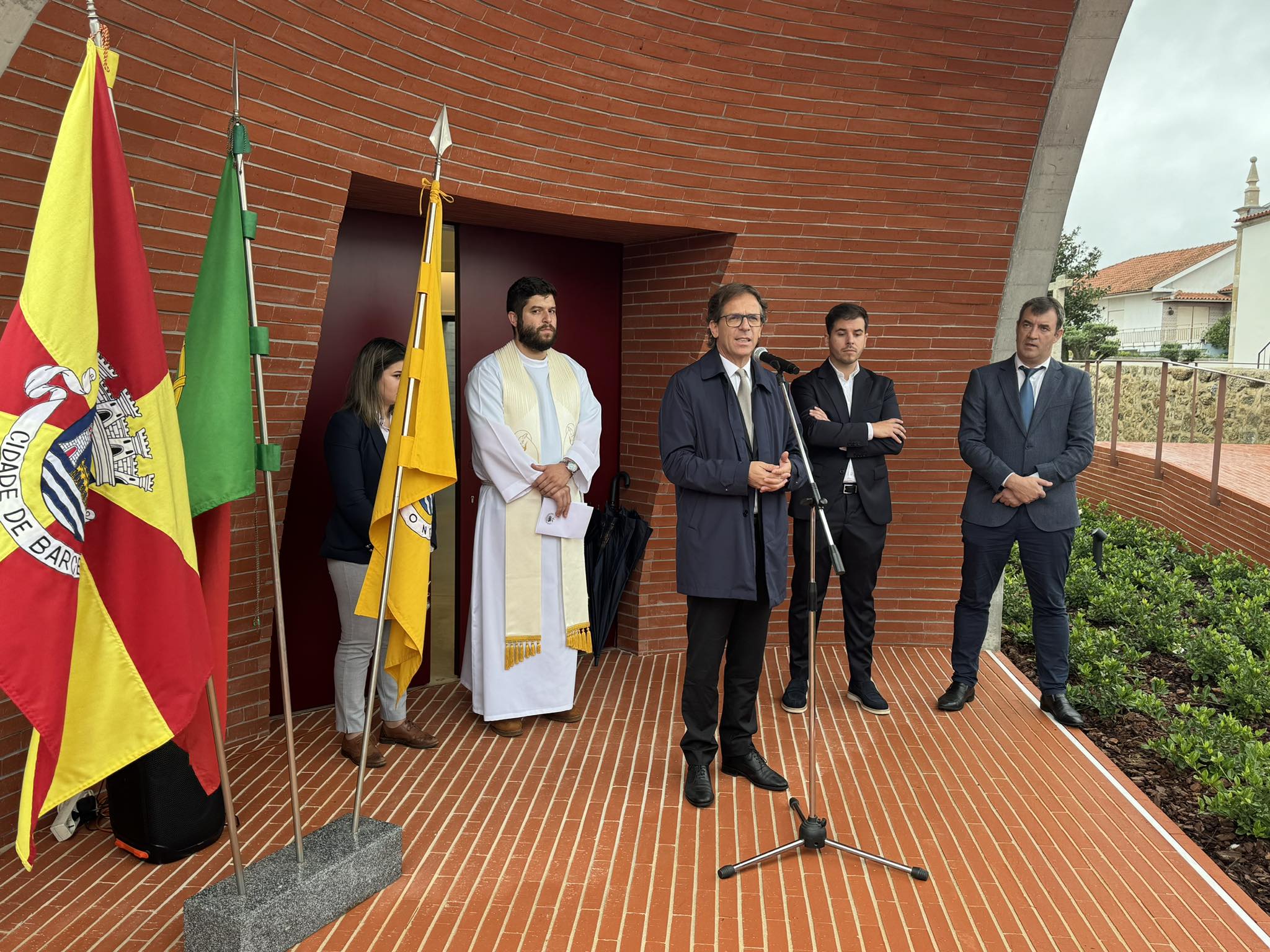 Gilmonde inaugura Casa Mortuária