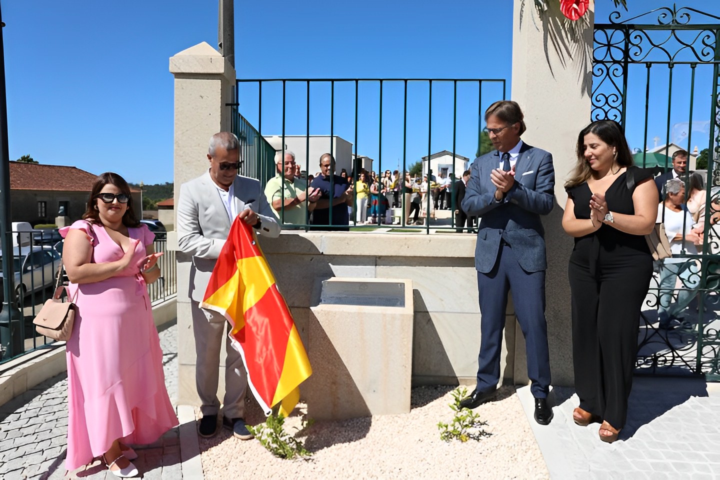 Abade de Neiva inaugura ampliação do cemitério